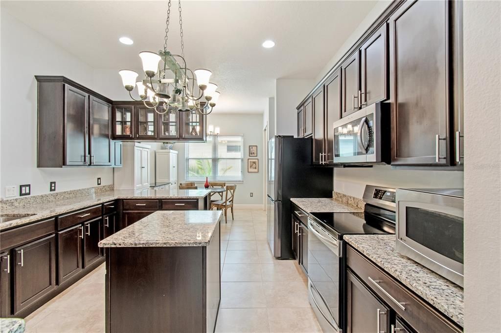 Active With Contract: $549,900 (3 beds, 3 baths, 2352 Square Feet)