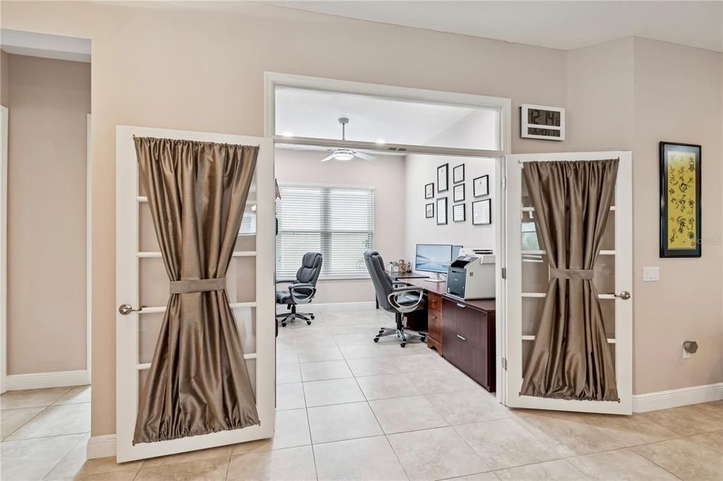 Active With Contract: $549,900 (3 beds, 3 baths, 2352 Square Feet)