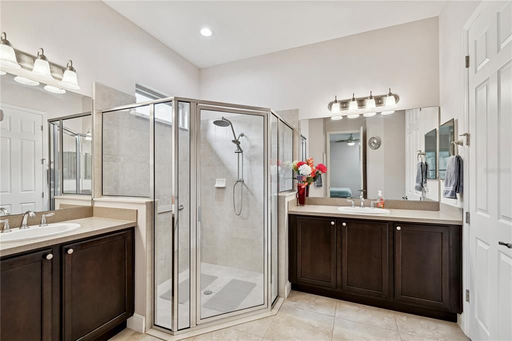Active With Contract: $549,900 (3 beds, 3 baths, 2352 Square Feet)