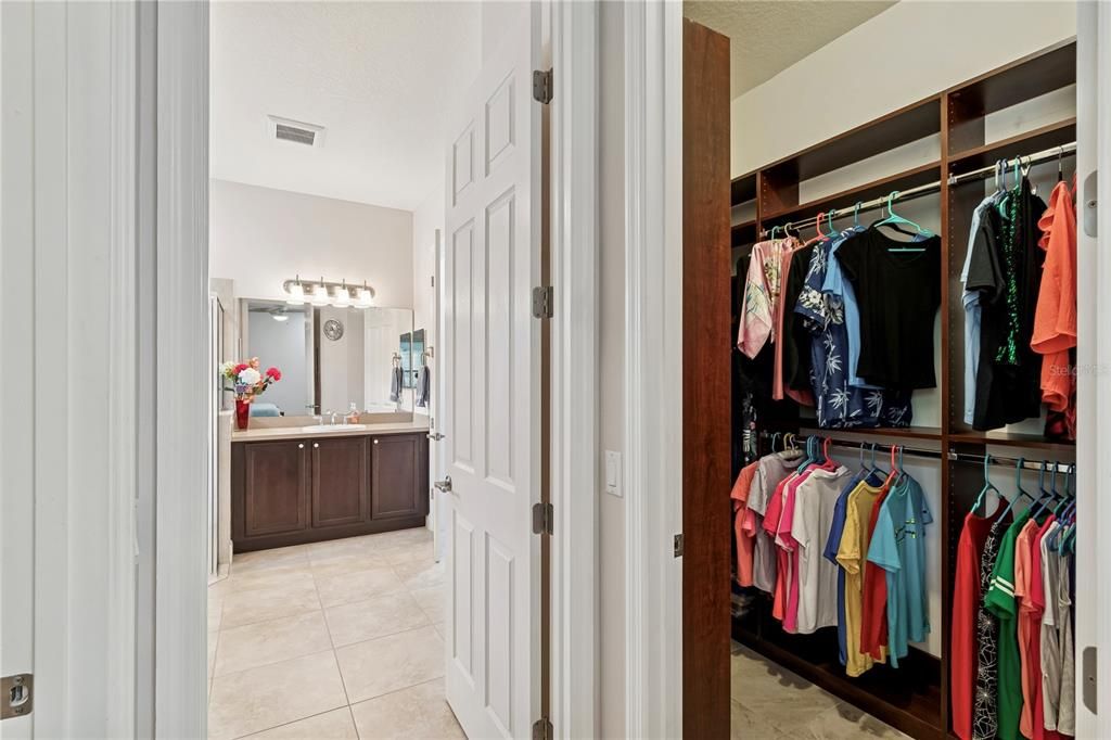 Active With Contract: $549,900 (3 beds, 3 baths, 2352 Square Feet)