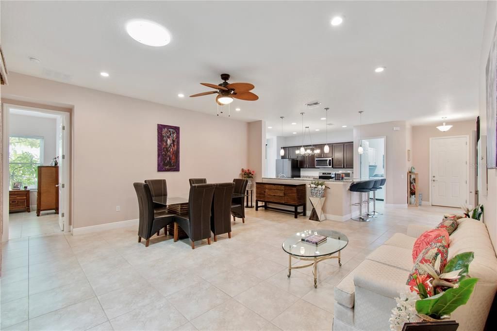Active With Contract: $549,900 (3 beds, 3 baths, 2352 Square Feet)