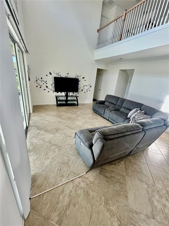 En Venta: $579,000 (5 camas, 4 baños, 3299 Pies cuadrados)