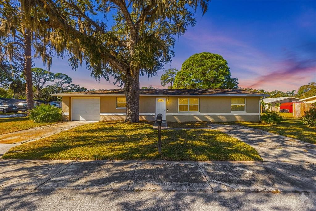 For Sale: $450,000 (4 beds, 0 baths, 2002 Square Feet)