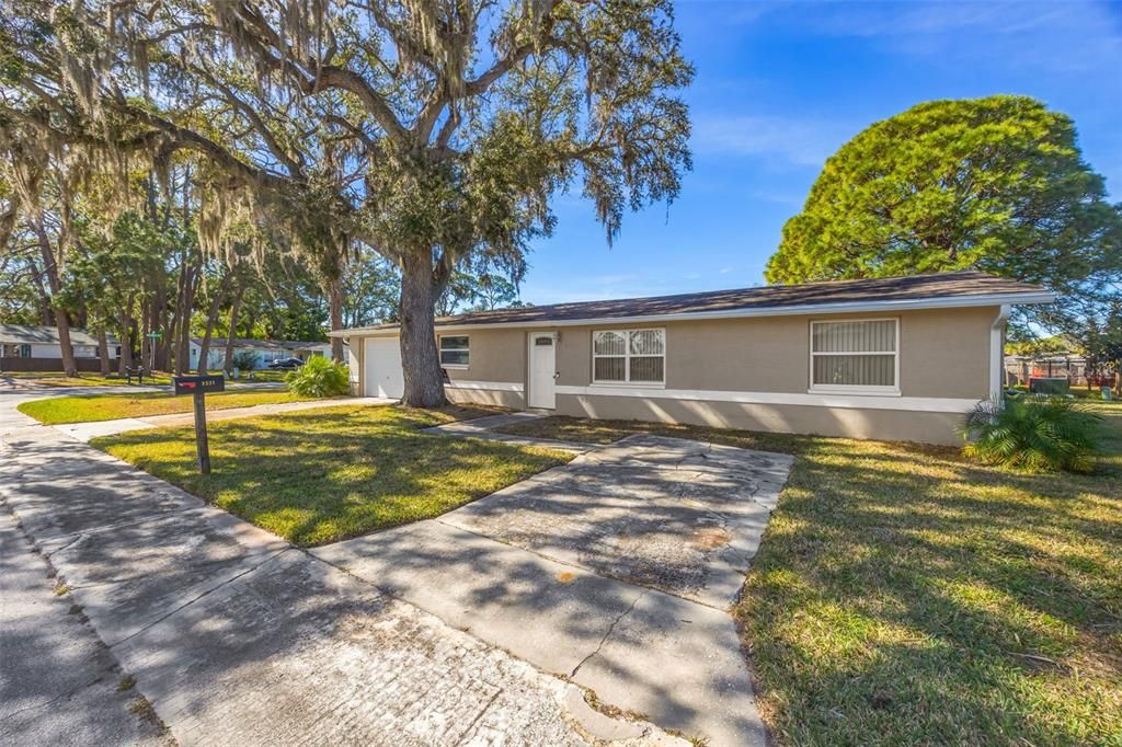 For Sale: $450,000 (4 beds, 0 baths, 2002 Square Feet)