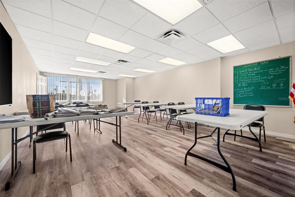 На продажу: $2,400,000 (0 спален, 0 ванн, 0 Квадратных фут)