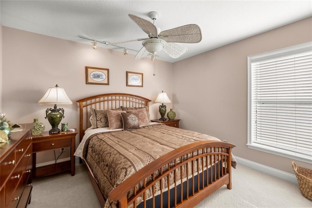 На продажу: $775,000 (3 спален, 2 ванн, 2401 Квадратных фут)