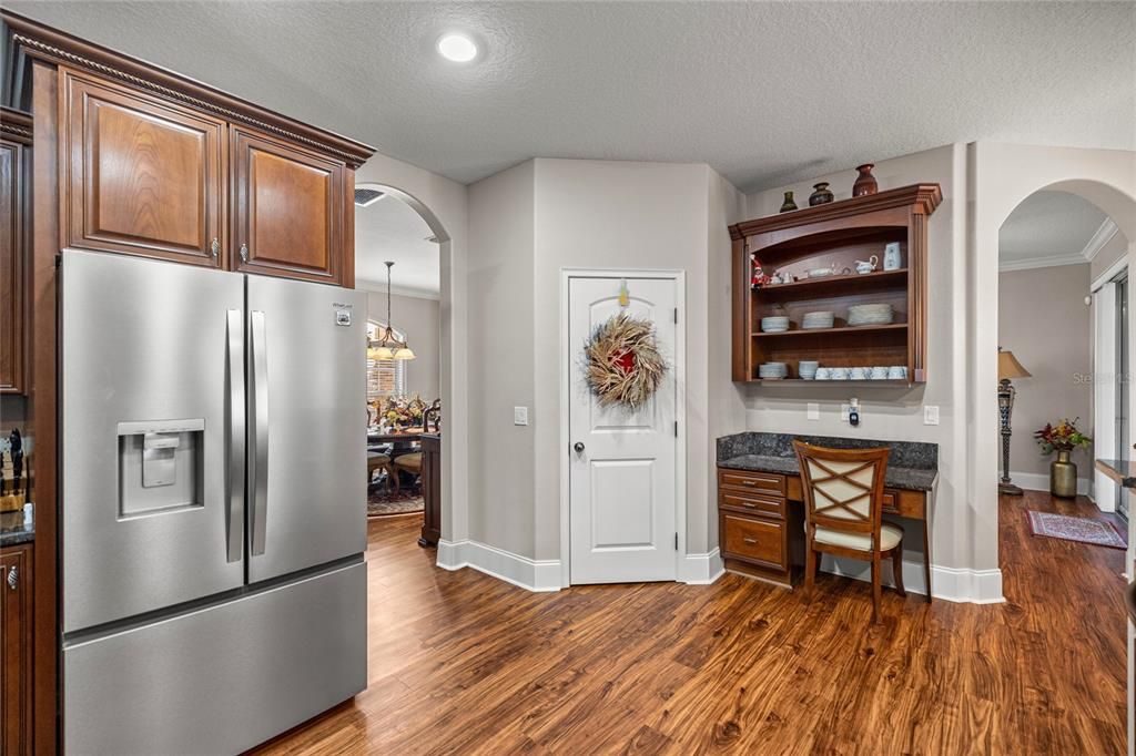 На продажу: $775,000 (3 спален, 2 ванн, 2401 Квадратных фут)