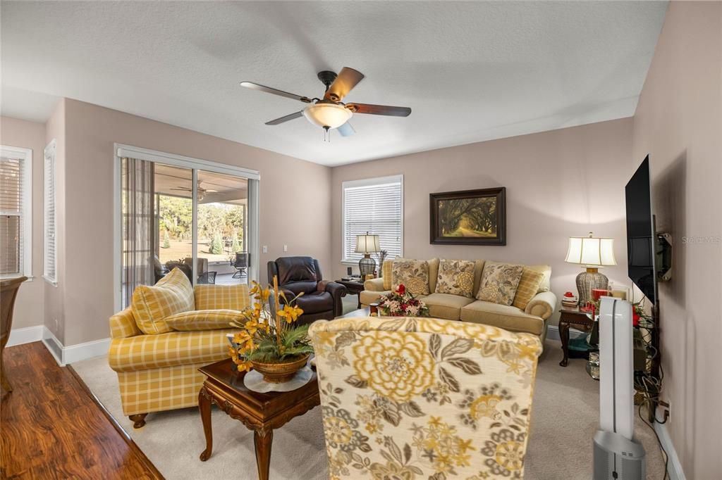 На продажу: $775,000 (3 спален, 2 ванн, 2401 Квадратных фут)