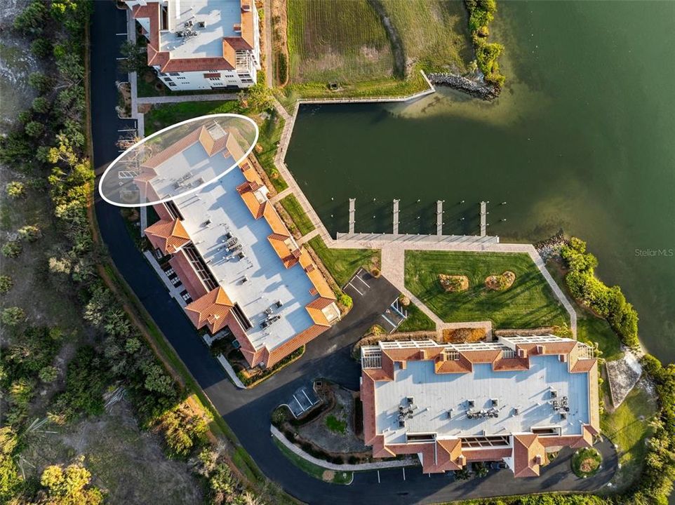 На продажу: $599,000 (2 спален, 2 ванн, 1688 Квадратных фут)