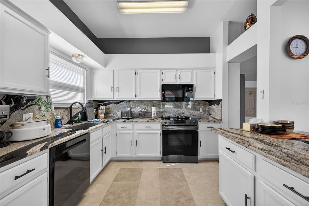 For Rent: $3,000 (3 beds, 2 baths, 1730 Square Feet)