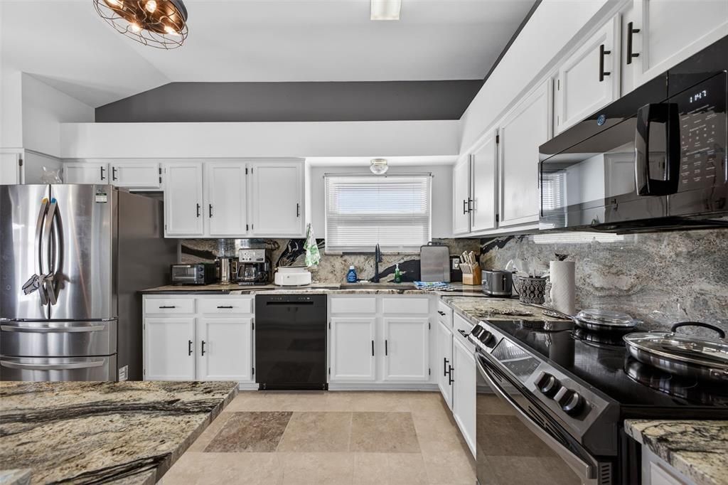 For Rent: $3,000 (3 beds, 2 baths, 1730 Square Feet)