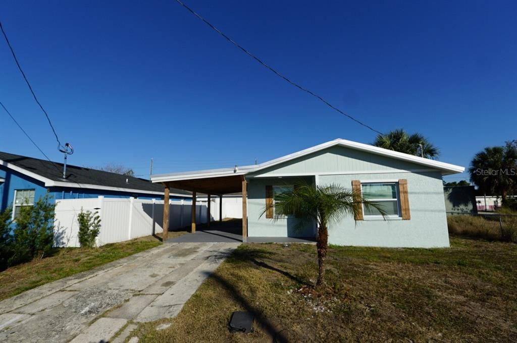 Activo con contrato: $230,000 (3 camas, 2 baños, 819 Pies cuadrados)