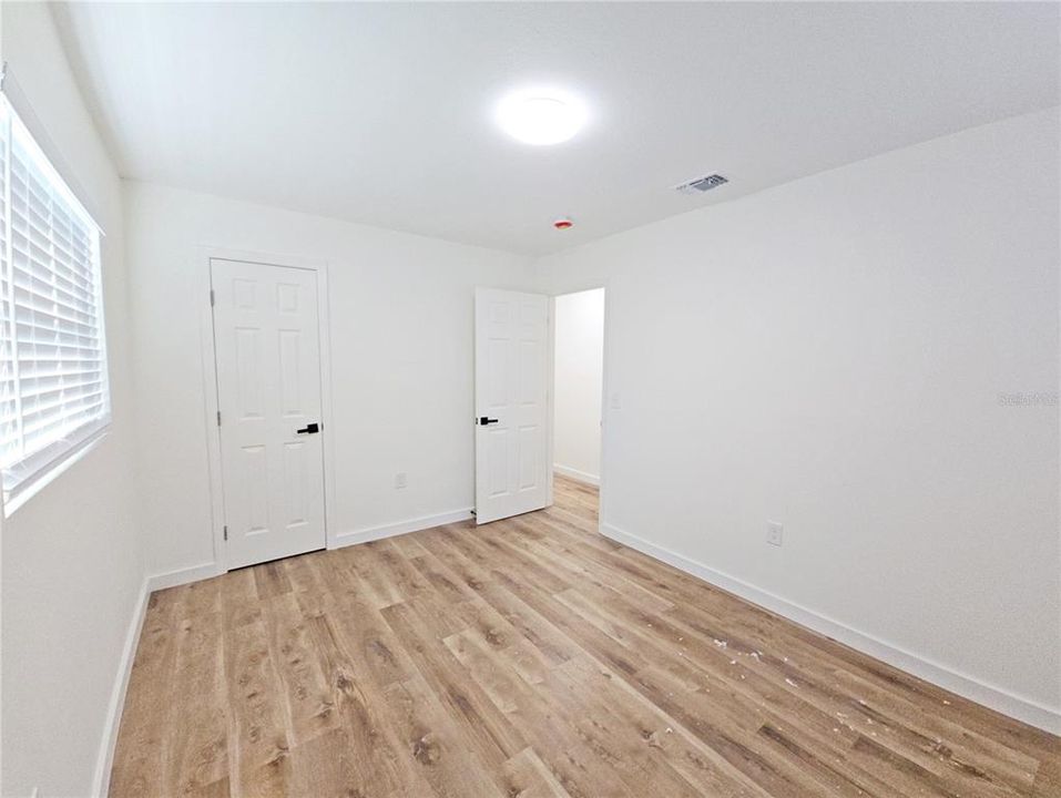 Activo con contrato: $230,000 (3 camas, 2 baños, 819 Pies cuadrados)