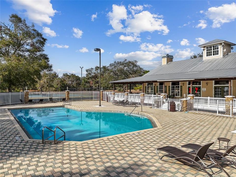 En Venta: $335,000 (3 camas, 2 baños, 1602 Pies cuadrados)