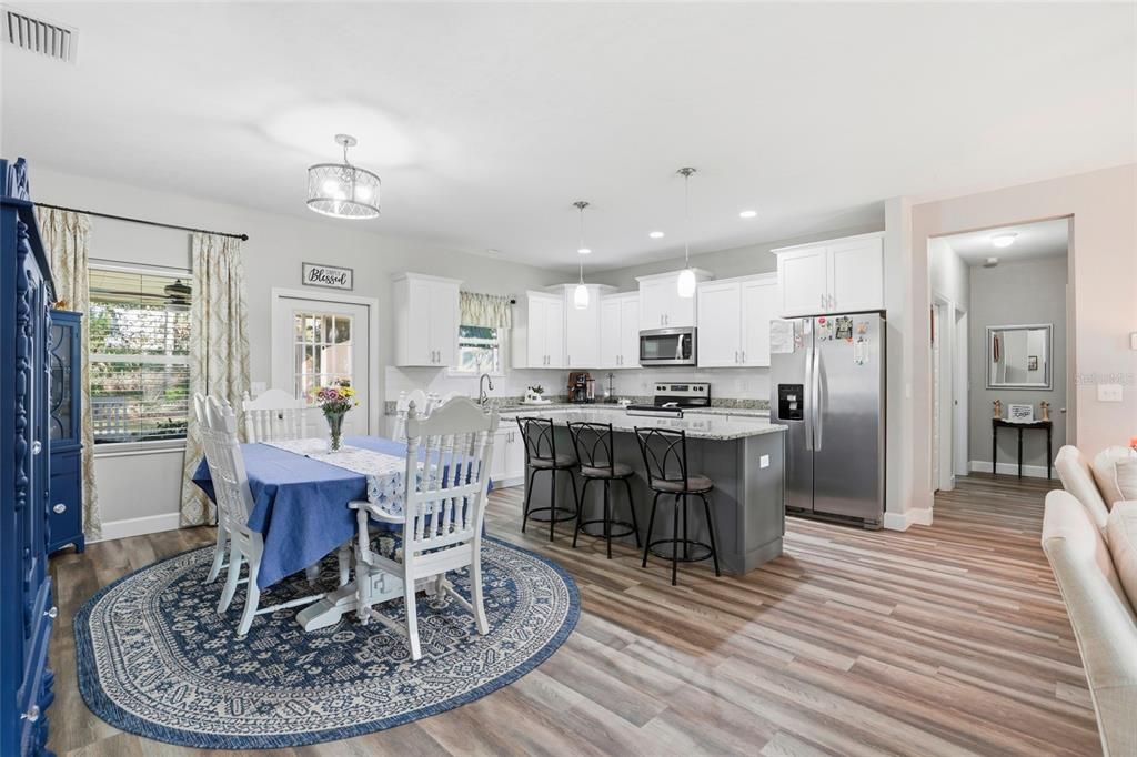 En Venta: $335,000 (3 camas, 2 baños, 1602 Pies cuadrados)