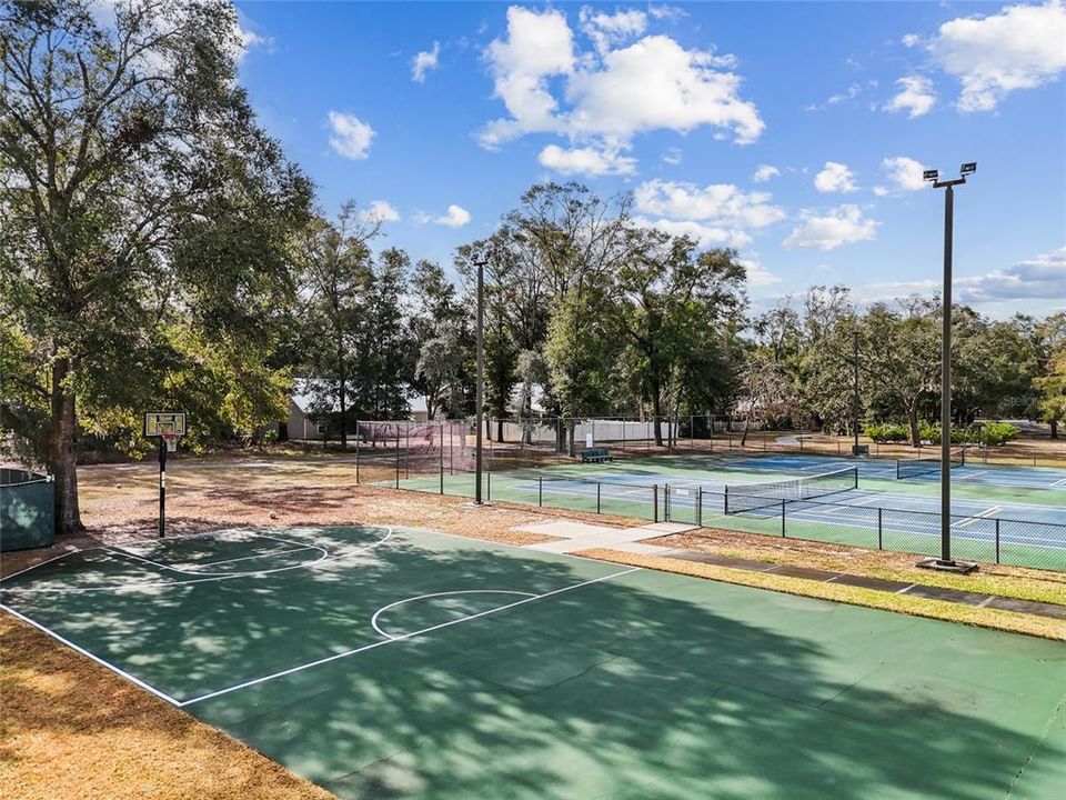 En Venta: $335,000 (3 camas, 2 baños, 1602 Pies cuadrados)