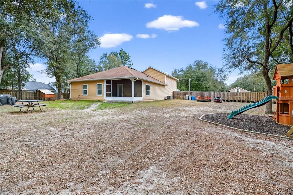 For Sale: $344,900 (4 beds, 2 baths, 2067 Square Feet)