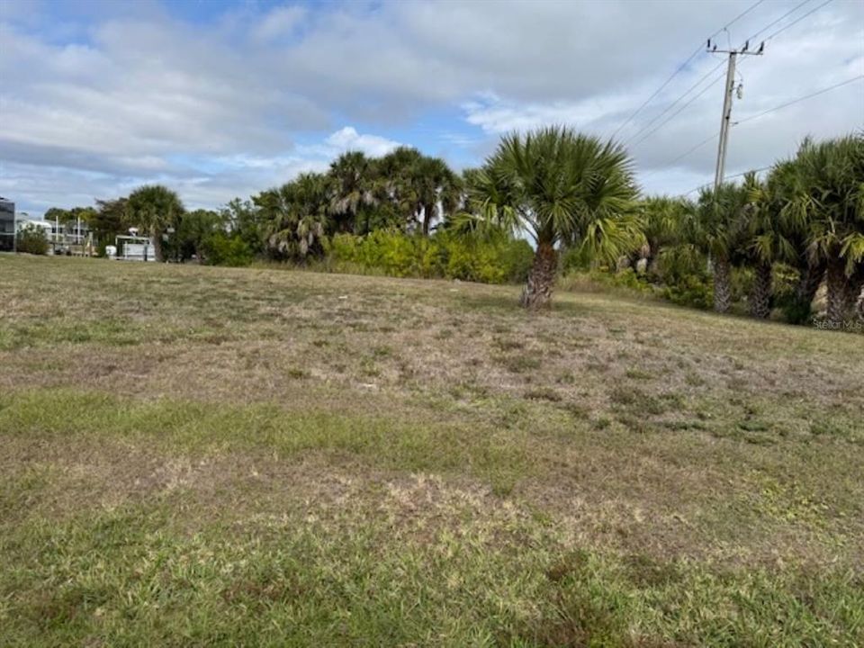 На продажу: $115,000 (0.24 acres)