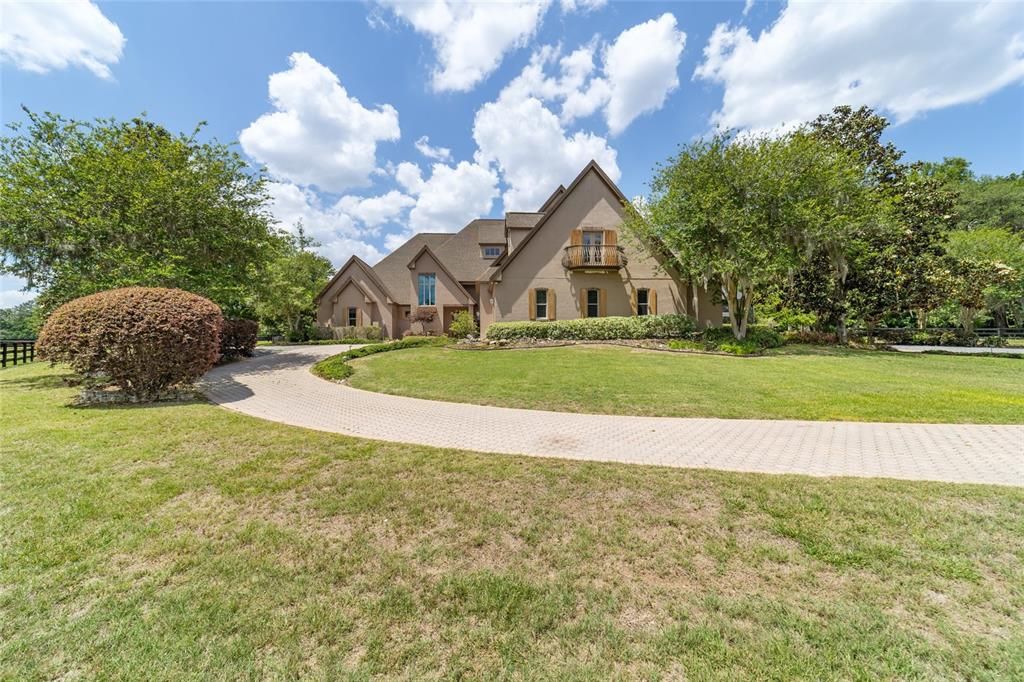 En Venta: $2,099,999 (5 camas, 5 baños, 6853 Pies cuadrados)