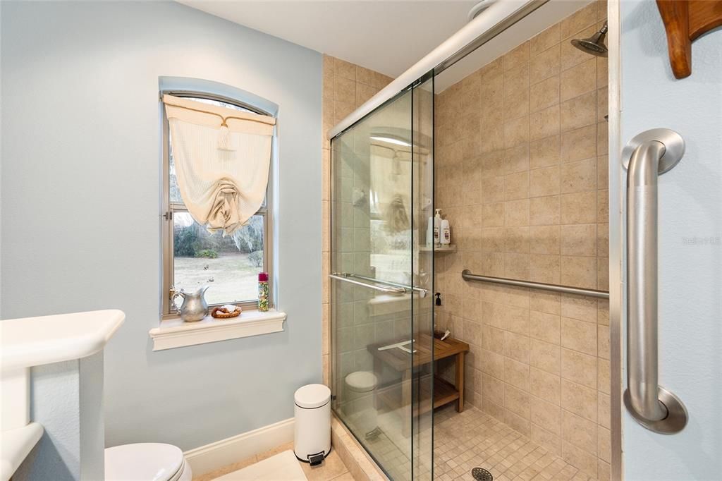 En Venta: $2,099,999 (5 camas, 5 baños, 6853 Pies cuadrados)