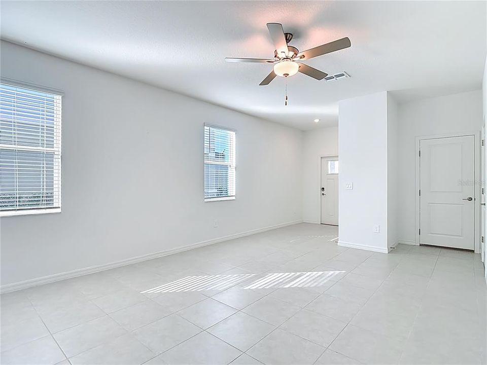En Venta: $294,900 (2 camas, 2 baños, 1541 Pies cuadrados)