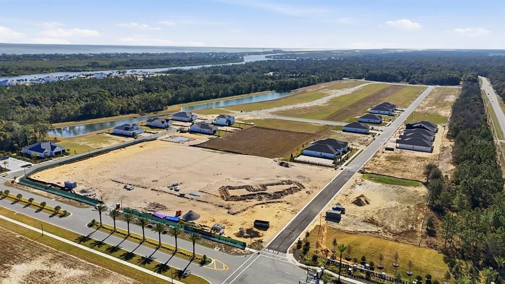 На продажу: $215,000 (0.18 acres)