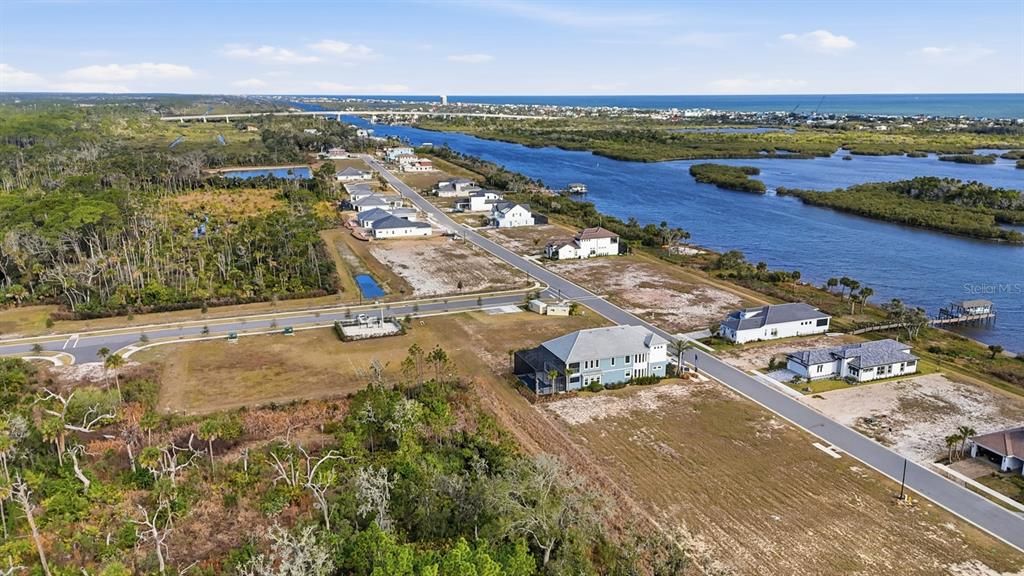 На продажу: $215,000 (0.18 acres)