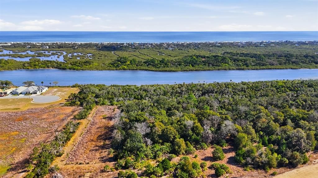 На продажу: $215,000 (0.18 acres)