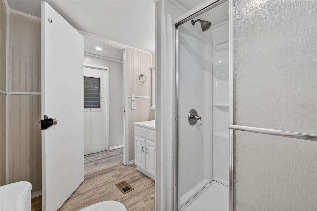 На продажу: $139,900 (2 спален, 2 ванн, 576 Квадратных фут)