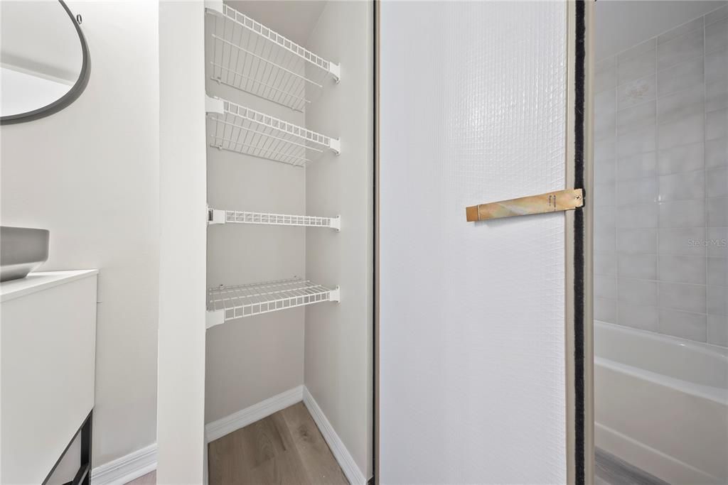 В аренду: $1,700 (2 спален, 2 ванн, 1288 Квадратных фут)