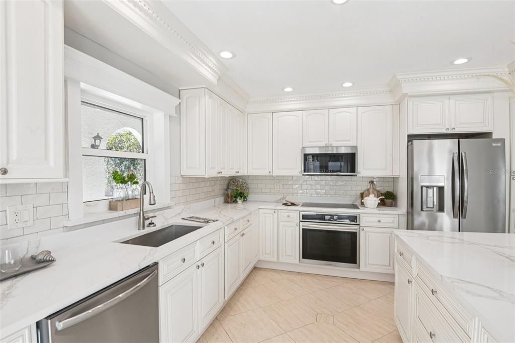 For Sale: $1,790,000 (5 beds, 4 baths, 4289 Square Feet)