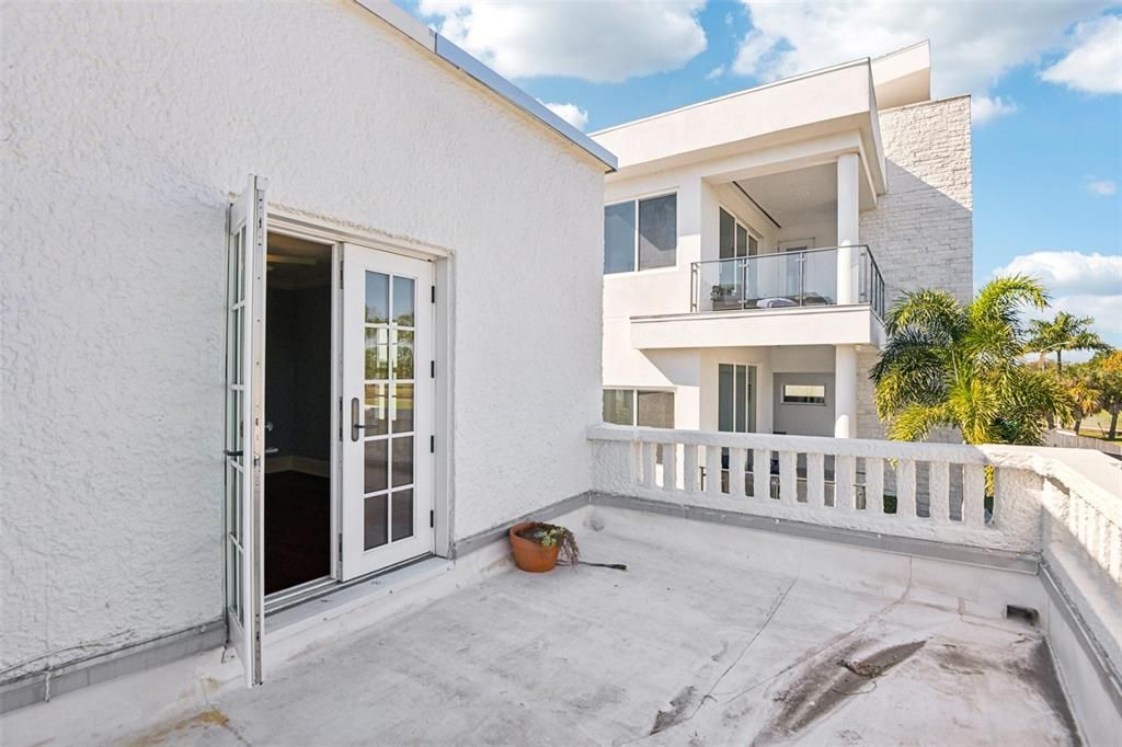 For Sale: $1,790,000 (5 beds, 4 baths, 4289 Square Feet)