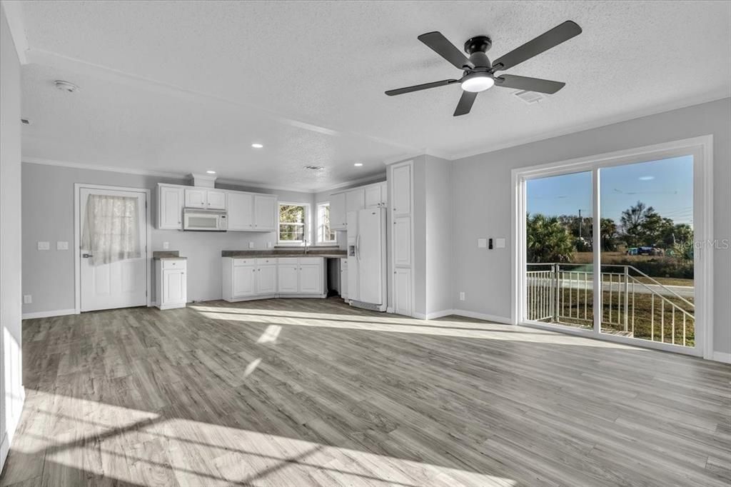 Active With Contract: $130,000 (2 beds, 2 baths, 1080 Square Feet)