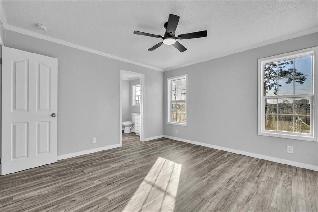 Active With Contract: $130,000 (2 beds, 2 baths, 1080 Square Feet)