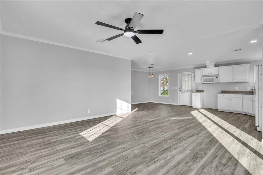 Active With Contract: $130,000 (2 beds, 2 baths, 1080 Square Feet)