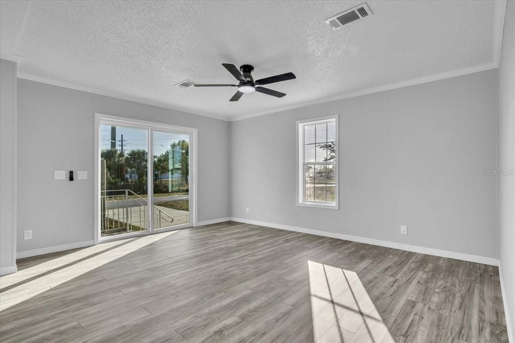 Active With Contract: $130,000 (2 beds, 2 baths, 1080 Square Feet)
