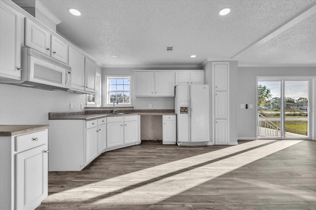 Active With Contract: $130,000 (2 beds, 2 baths, 1080 Square Feet)