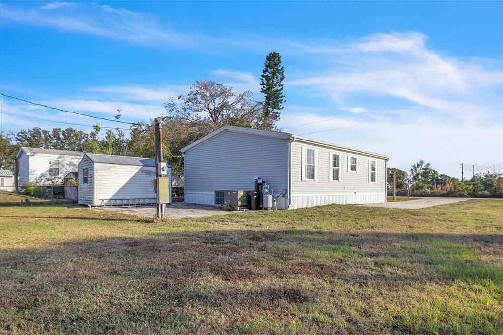 Active With Contract: $130,000 (2 beds, 2 baths, 1080 Square Feet)