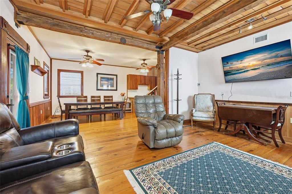 待售: $359,000 (2 贝兹, 2 浴室, 1612 平方英尺)