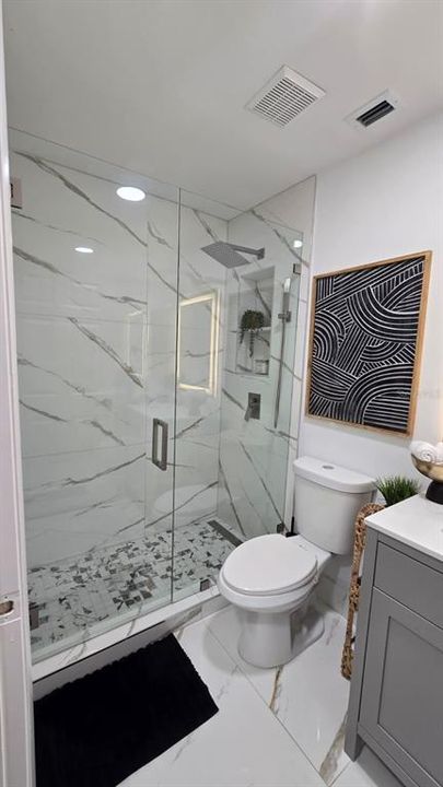 На продажу: $344,900 (2 спален, 2 ванн, 1370 Квадратных фут)