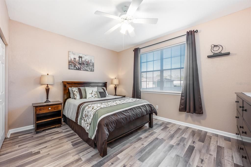 Active With Contract: $225,000 (3 beds, 2 baths, 1542 Square Feet)
