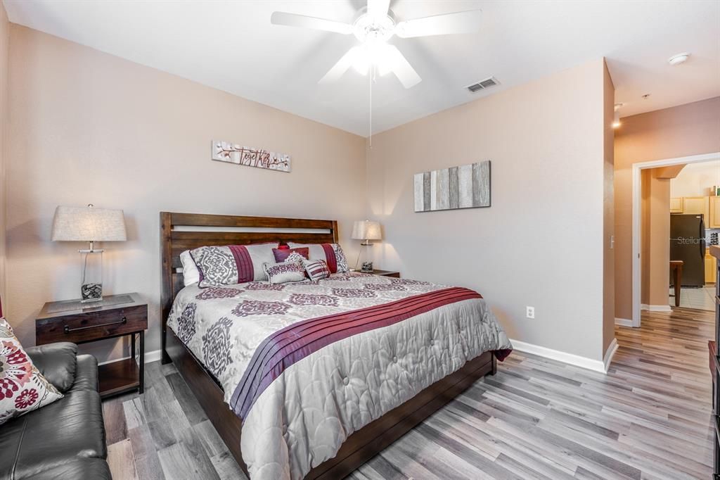 Active With Contract: $225,000 (3 beds, 2 baths, 1542 Square Feet)