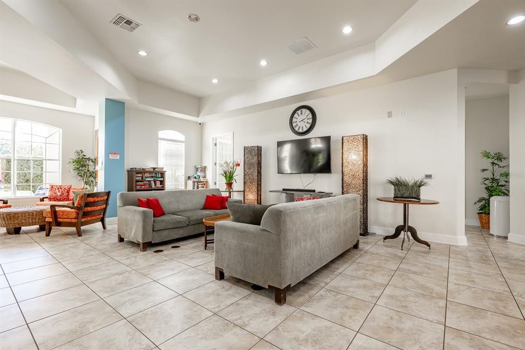 Active With Contract: $225,000 (3 beds, 2 baths, 1542 Square Feet)