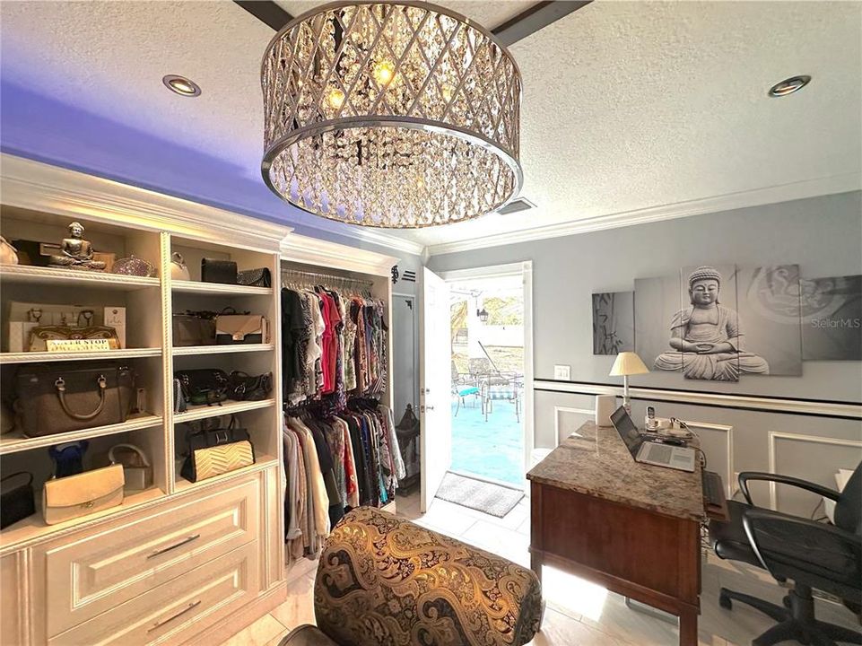 Activo con contrato: $1,179,000 (4 camas, 4 baños, 3629 Pies cuadrados)