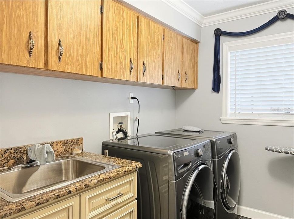 Activo con contrato: $1,179,000 (4 camas, 4 baños, 3629 Pies cuadrados)