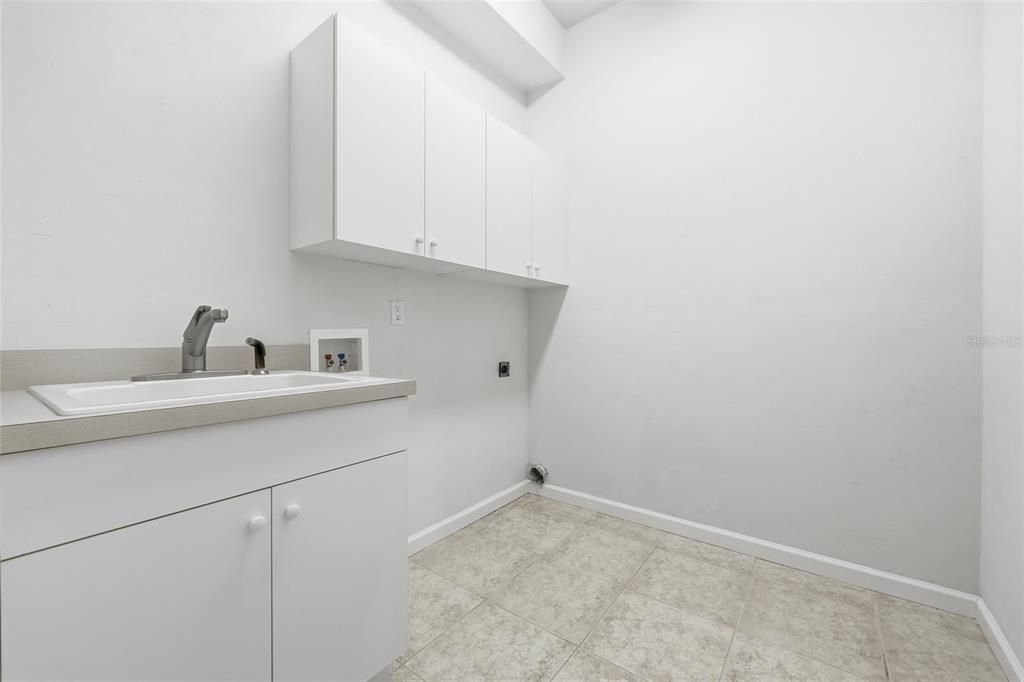 На продажу: $995,000 (4 спален, 3 ванн, 3454 Квадратных фут)