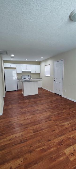 For Rent: $1,750 (2 beds, 1 baths, 672 Square Feet)