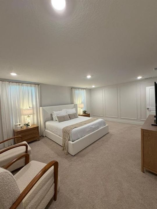 Activo con contrato: $969,000 (5 camas, 4 baños, 3787 Pies cuadrados)