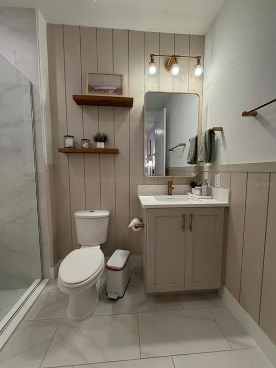Activo con contrato: $969,000 (5 camas, 4 baños, 3787 Pies cuadrados)