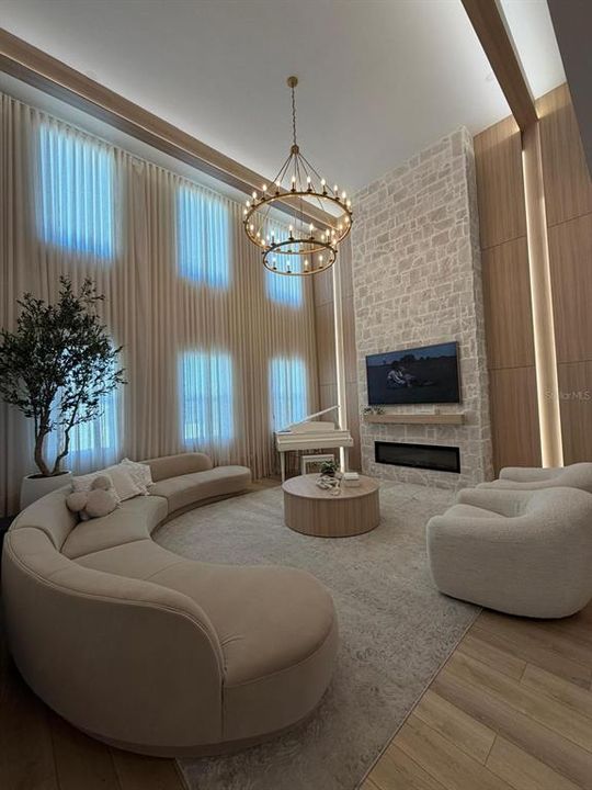 Activo con contrato: $969,000 (5 camas, 4 baños, 3787 Pies cuadrados)